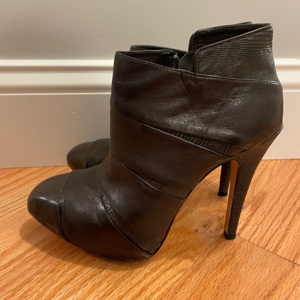 Max Studio heel booties